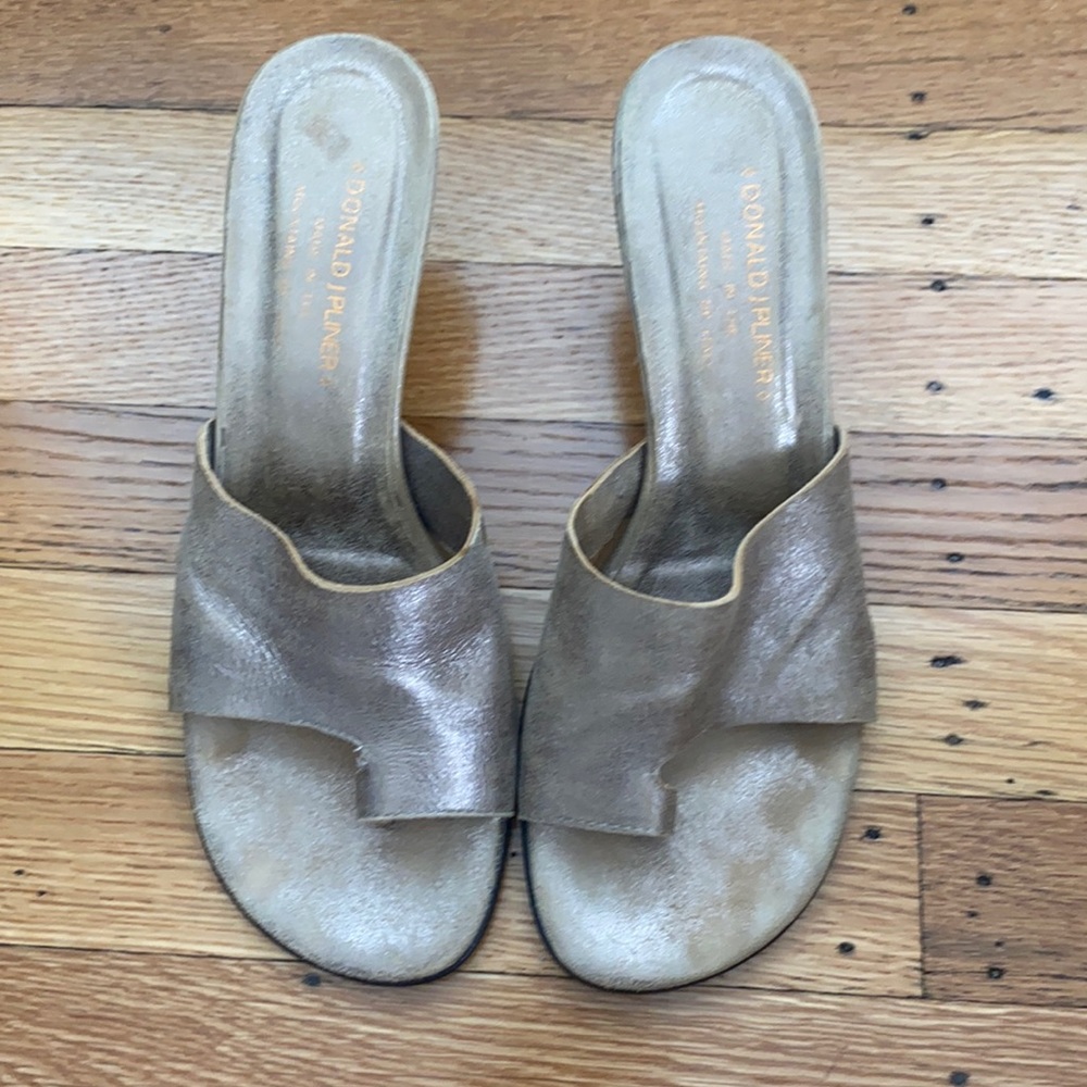 Donald J Pliner - gold slip ons